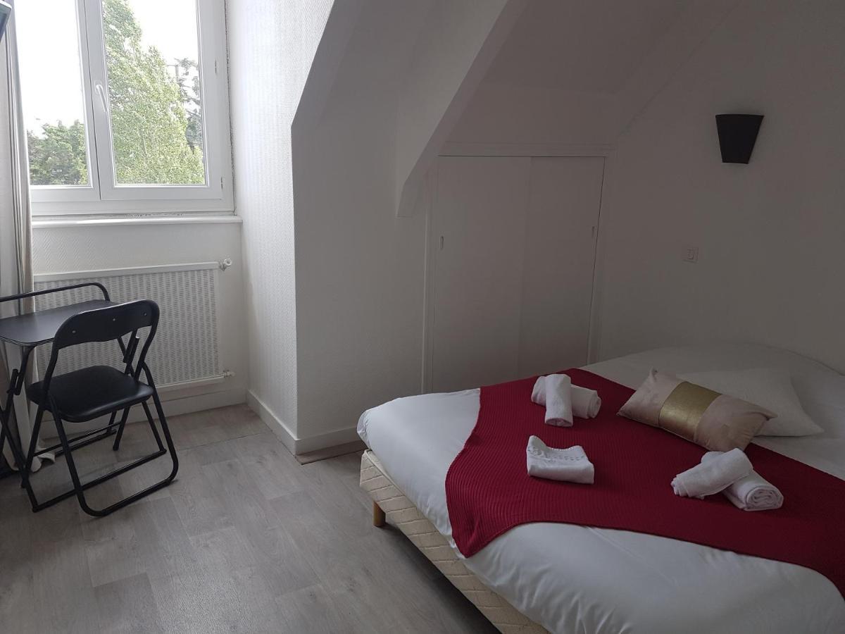 Auberge Le Guinefort Léhon Екстериор снимка
